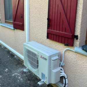 Groupe extérieur d'une climatisation bi split Mitsubishi gamme AY - Le Grand-Lemps (38) - Promaxelec