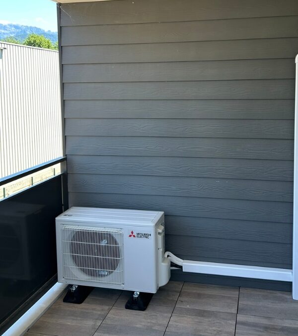 Groupe extérieur d'une climatisation mono split Mitsubishi 3.5 KW – Meylan (38) - Promaxelec