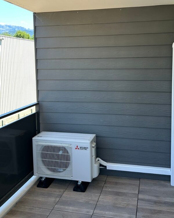 Groupe extérieur d'une climatisation mono split Mitsubishi 3.5 KW – Meylan (38) - Promaxelec