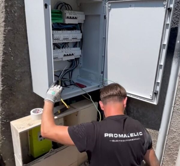 installation d'un tableau électrique par electricien Grenoble Promaxelec 