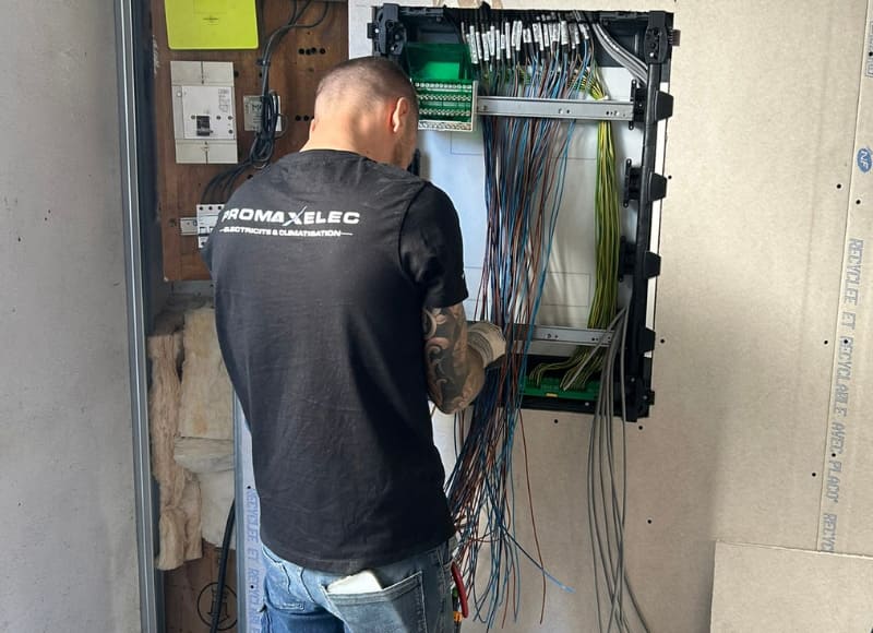 GTB-LIGHT-BATIMENT-INTELLIGENT-PromaXelec-entreprise-electricite-Voiron