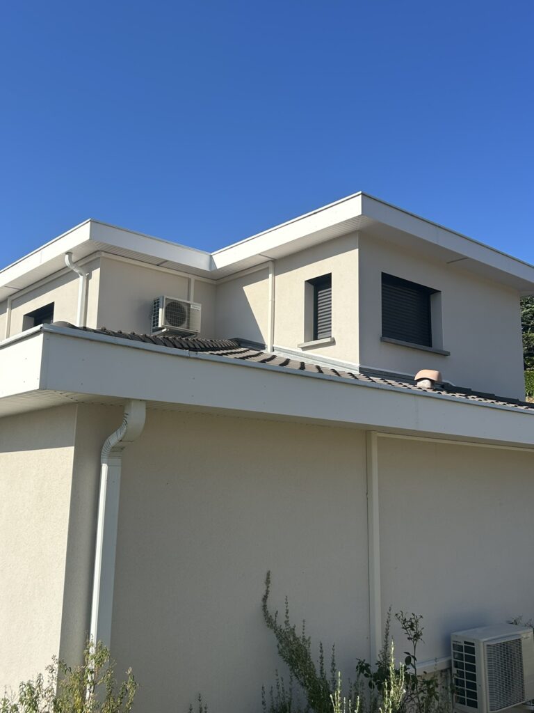 Maison contemporaine équipée de deux unités Daikin